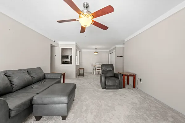 $129,900 | 35934 Ann Arbor Trail, Unit 115, Livonia, MI 48150