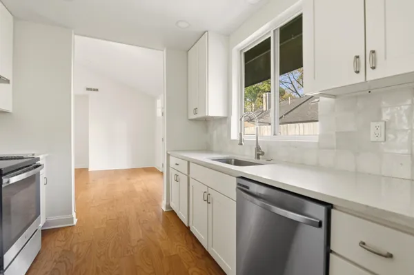 $3,500 | 1127 Snap Dragon Court, Mount Pleasant, SC 29464