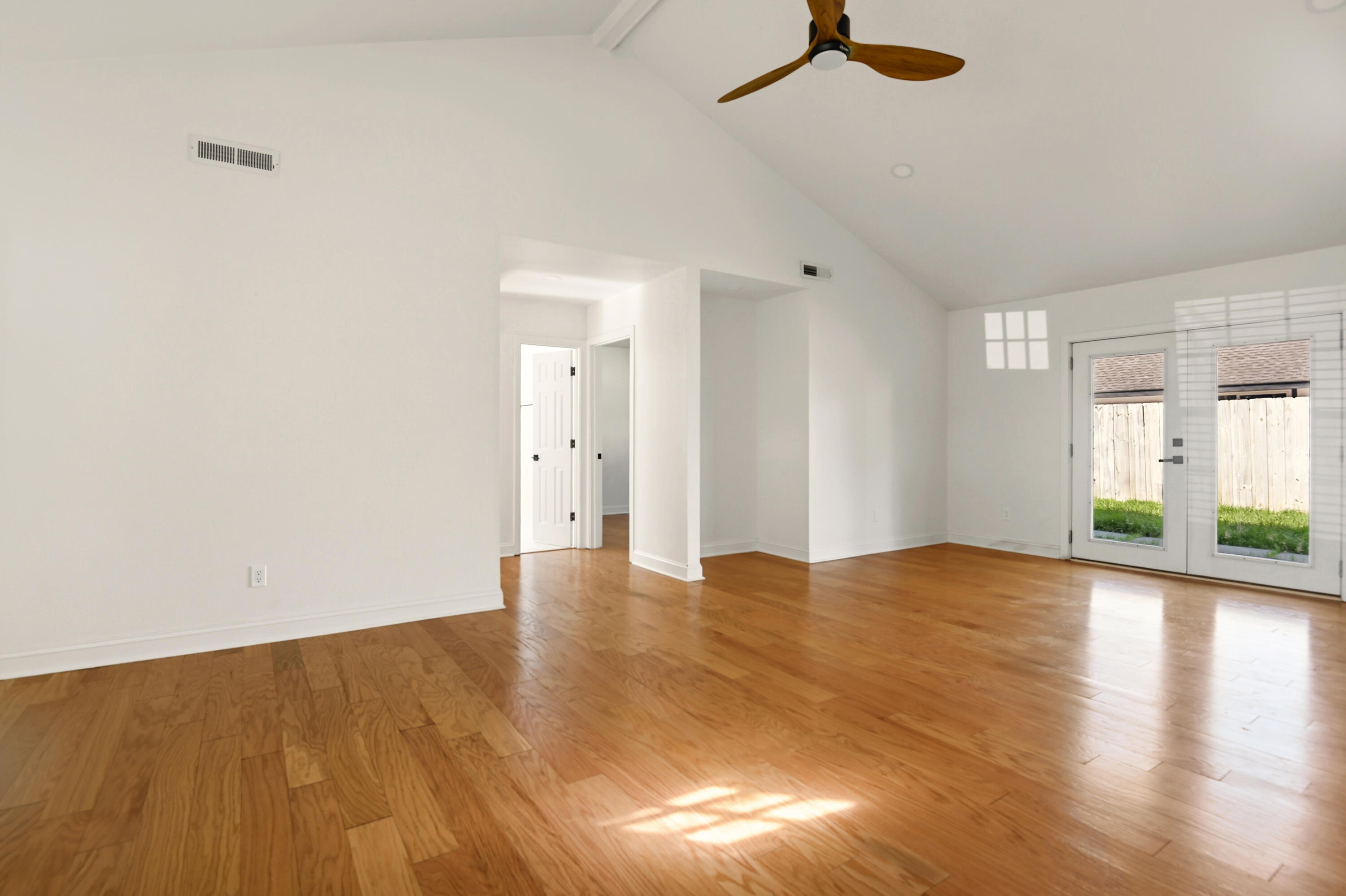 1127 Snap Dragon Court Mount Pleasant, SC 29464 - Photo 6 of 25 _DSC4737