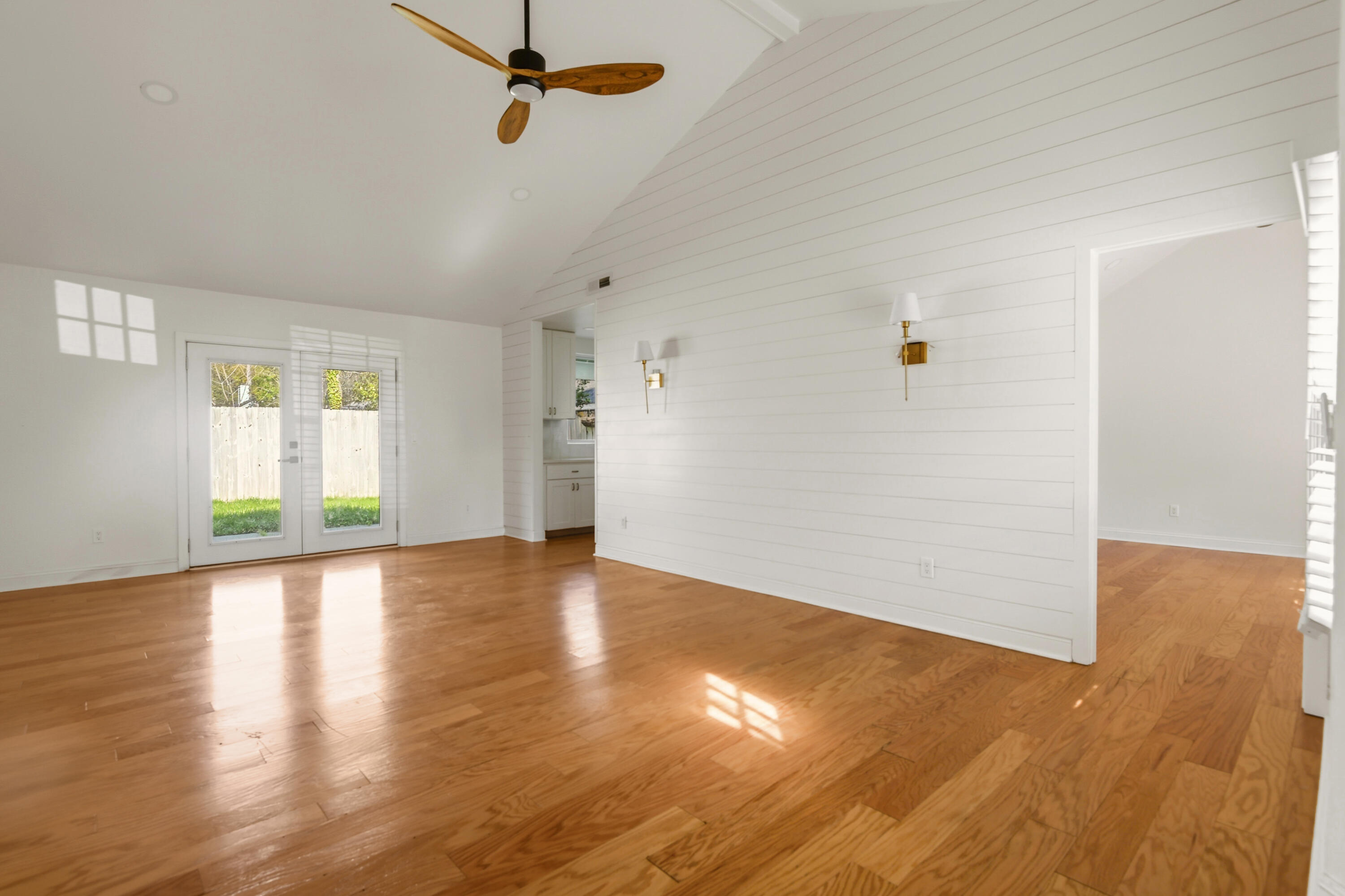 1127 Snap Dragon Court Mount Pleasant, SC 29464 - Photo 7 of 25 _DSC4732