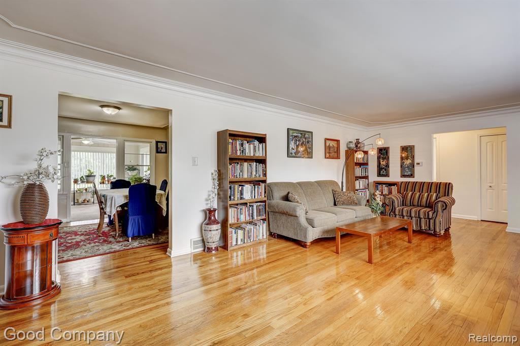 22050 Boulder Avenue Eastpointe, MI 48021 - Photo 6 of 40 Gallery Image 6