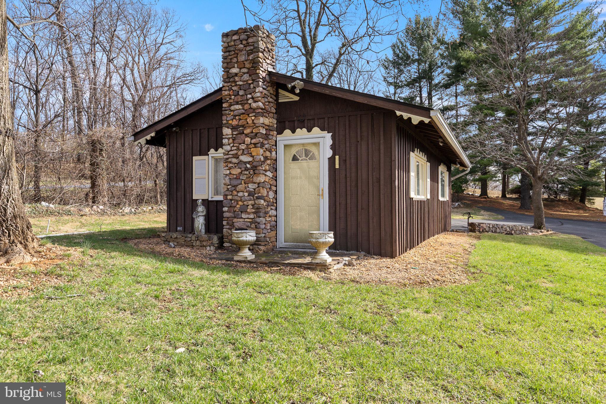 234 Hopewell Road Clear Brook, VA 22624 - Photo 27 of 35 Detached Garage 🚙