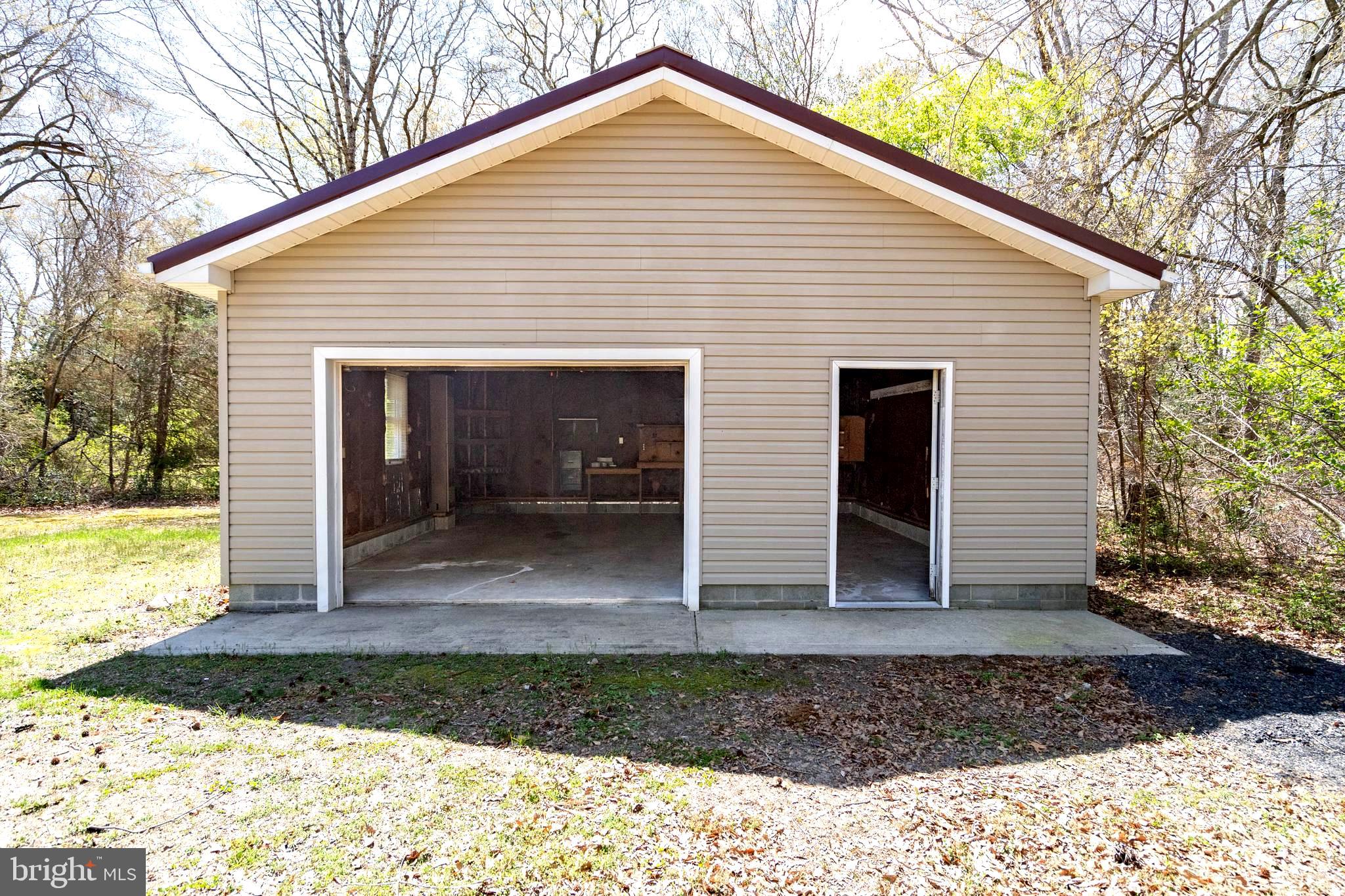 4 Kawan Drive Georgetown, DE 19947 - Photo 4 of 45 Over sized Garage.