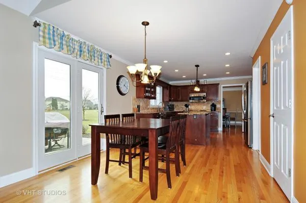 $699,900 | 1244 Hollingswood Avenue, Naperville, IL 60564