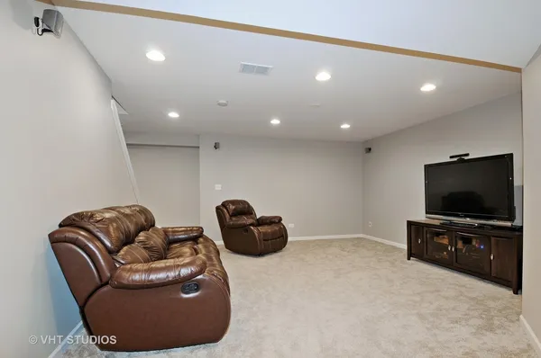 $699,900 | 1244 Hollingswood Avenue, Naperville, IL 60564
