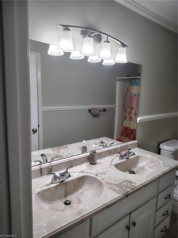 127 Miller Street Mount Airy, NC 27030 - Photo 4 of 9