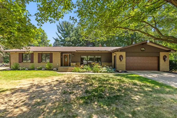 $400,000 | 6654 Clyde Park Avenue Southwest, Byron Center, MI 49315