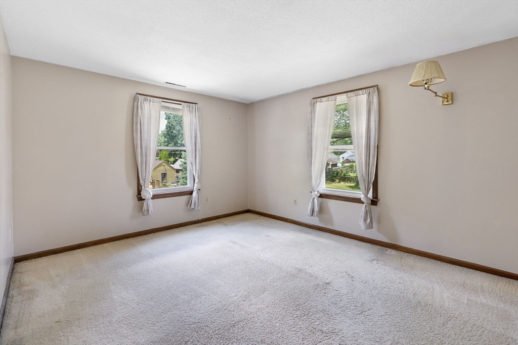 25 Prince Avenue West Springfield, MA 01089 - Photo 22 of 31