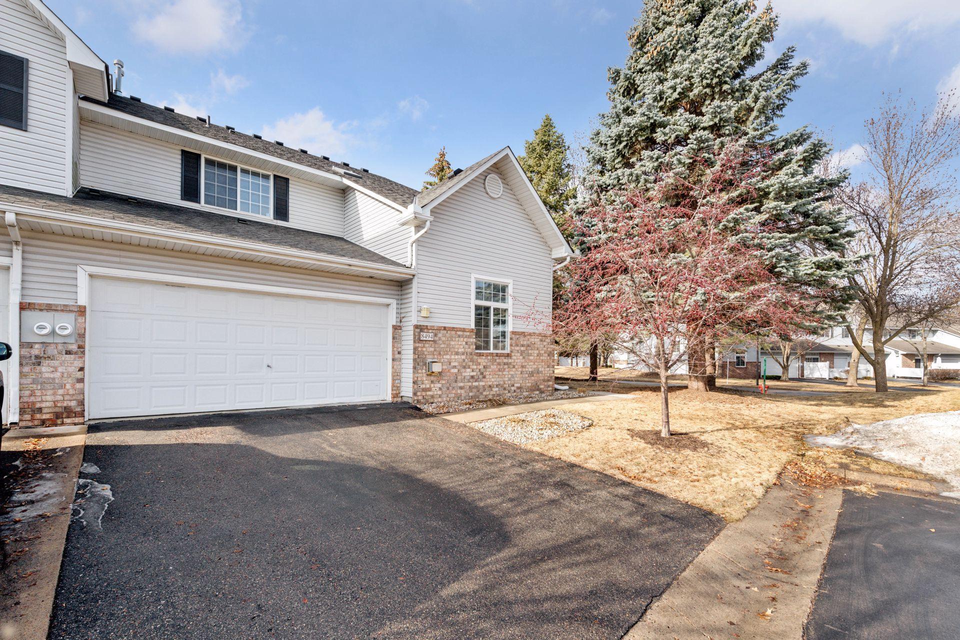 8494 Cortland Road Eden Prairie, MN 55344 - Photo 4 of 30
