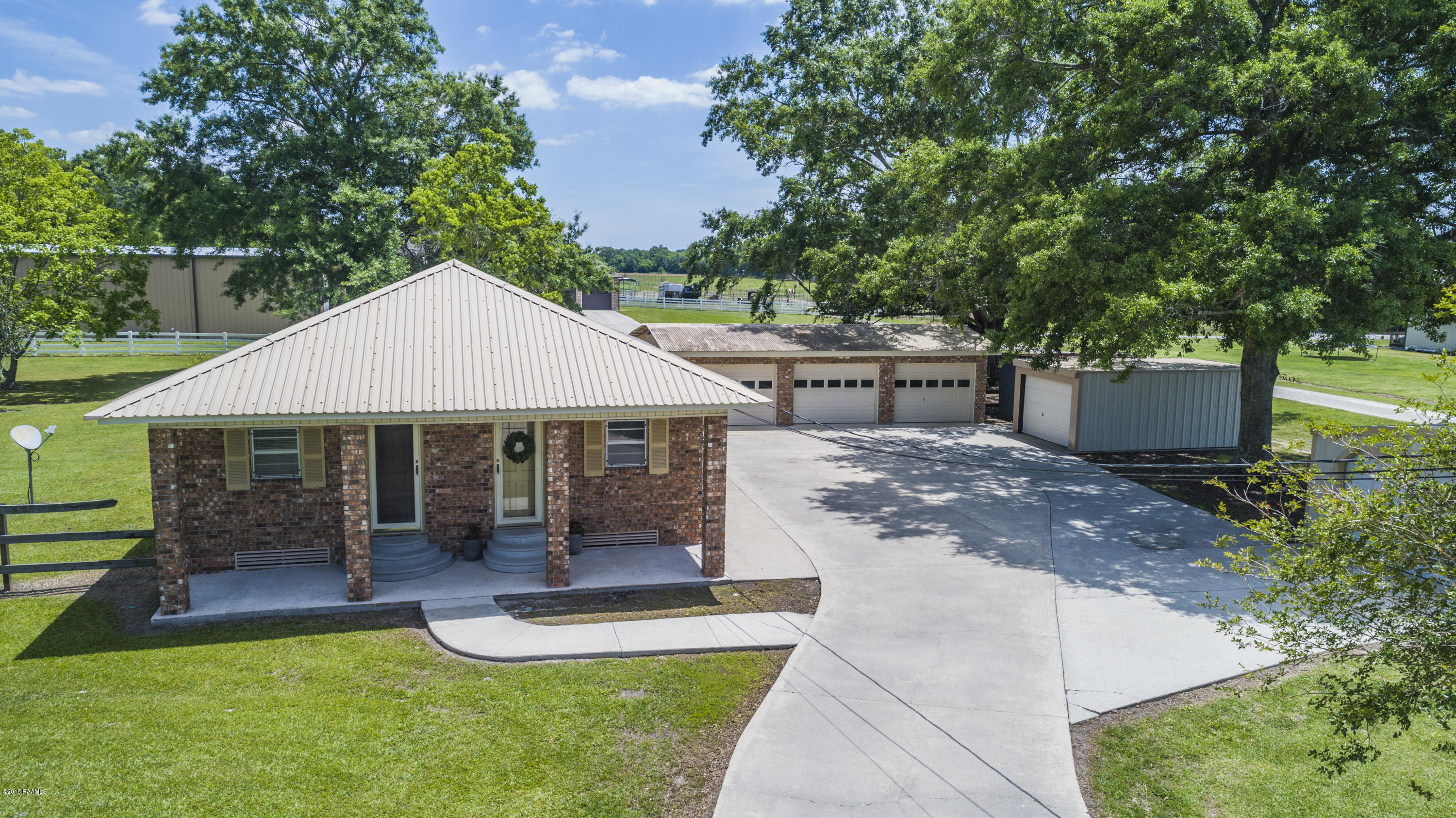 117 Lagneaux Road Duson, LA 70529 - Photo 4 of 27 Gallery Image 4