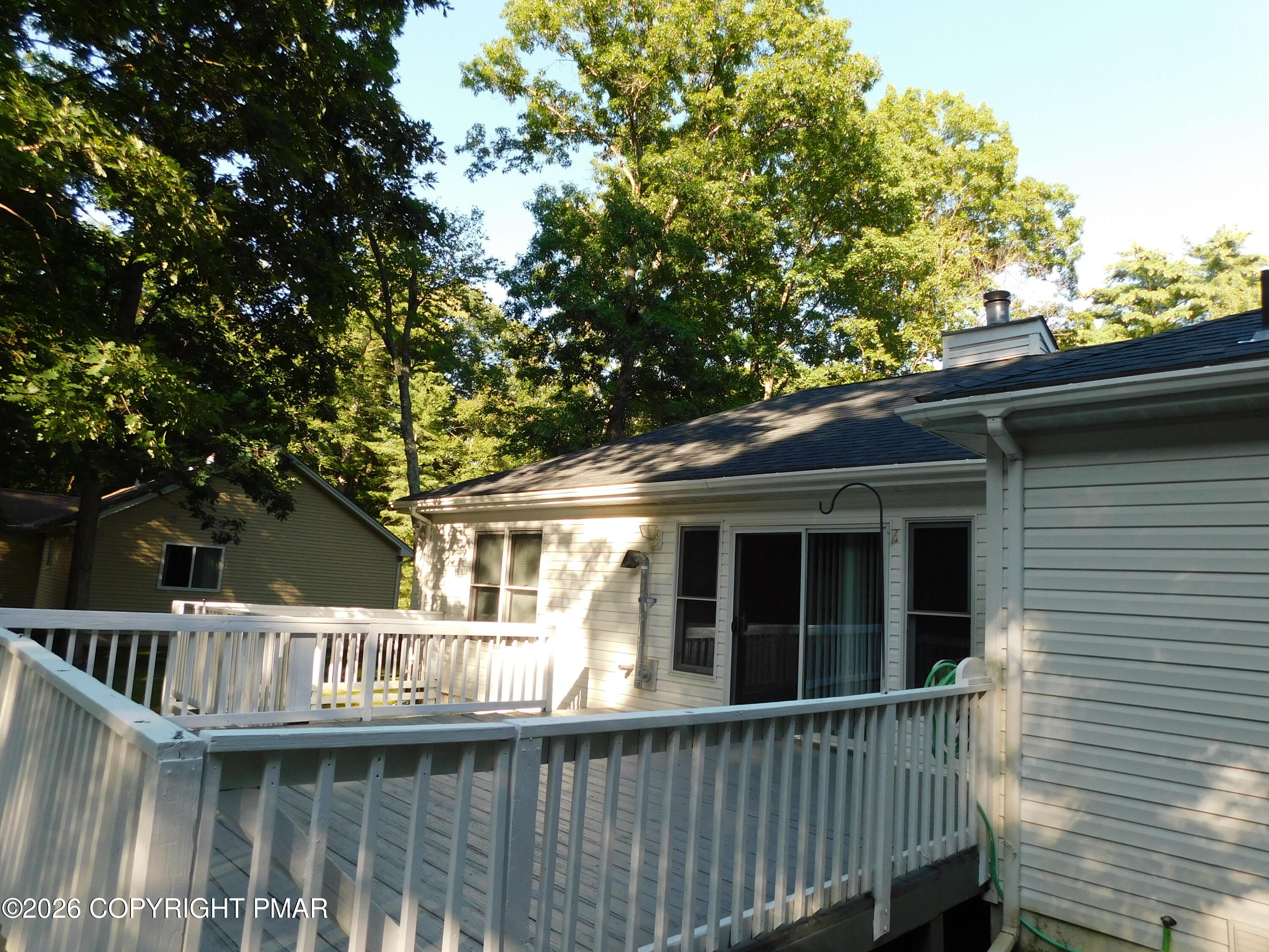 552 West Chipmunk Road Bushkill, PA 18324 - Photo 46 of 50 Deck