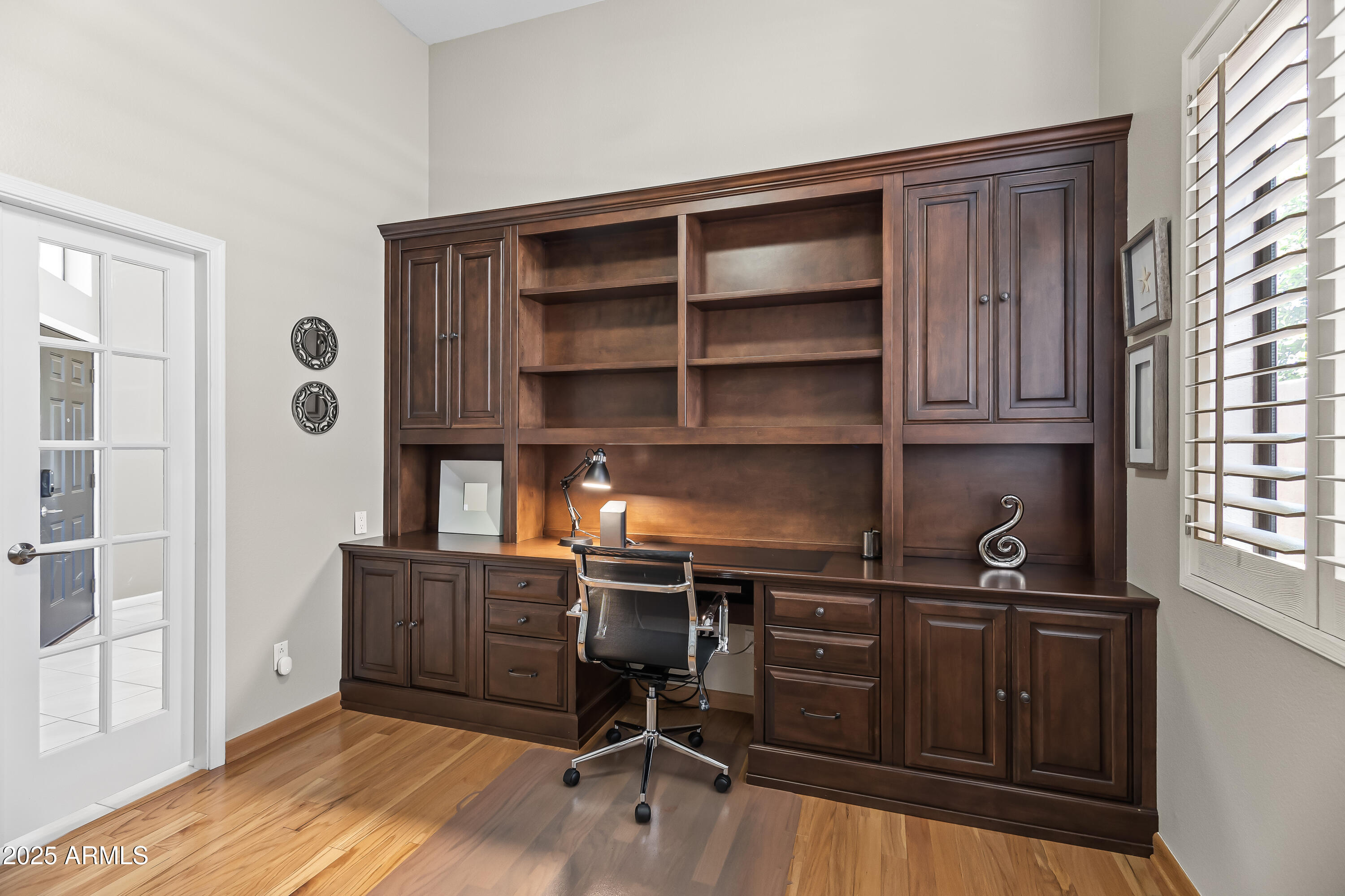 7740 East Gainey Ranch Road, Unit 23 Scottsdale, AZ 85258 - Photo 16 of 45 OFFICE_DEN (BUILT IN DESK)