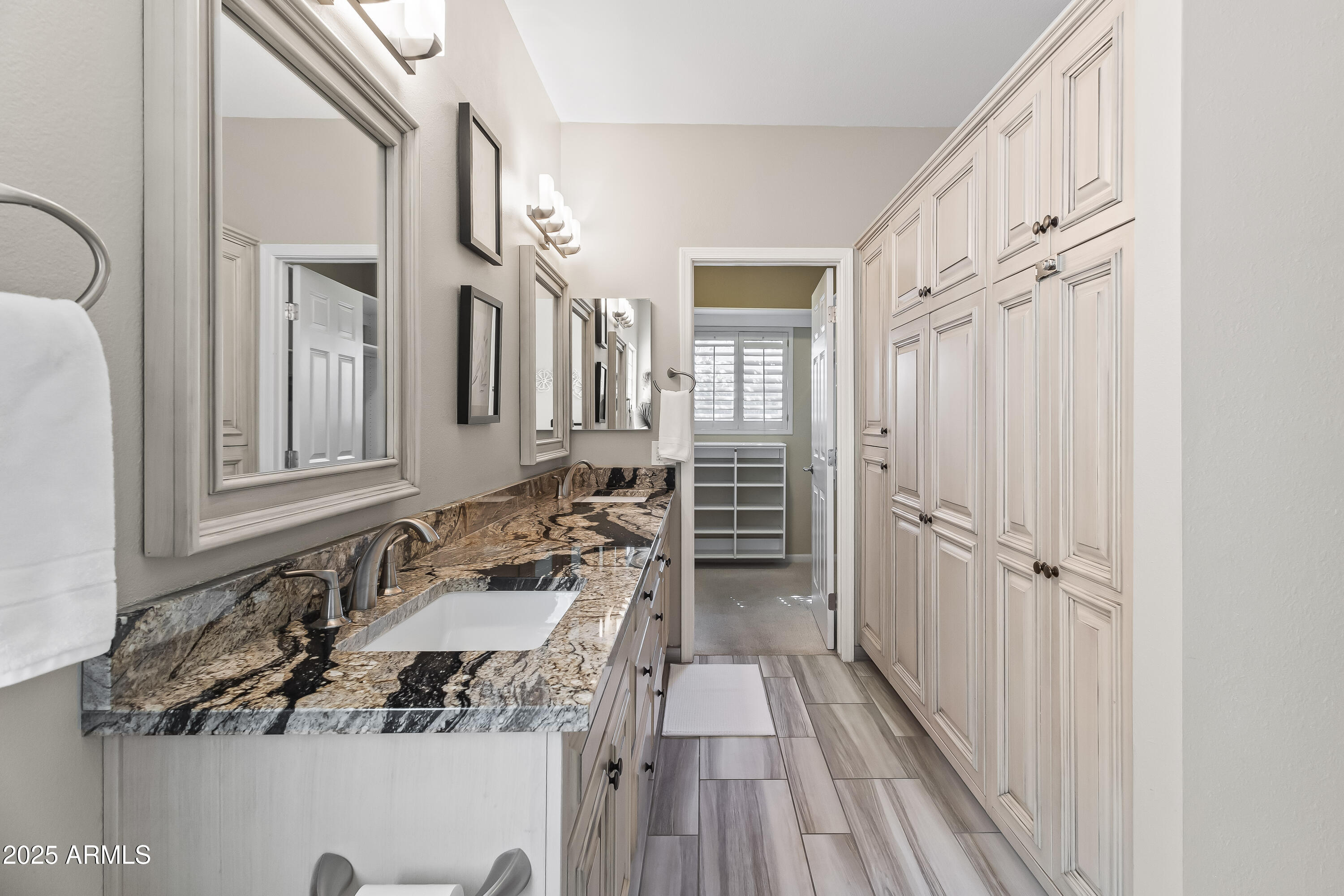 7740 East Gainey Ranch Road, Unit 23 Scottsdale, AZ 85258 - Photo 19 of 45 PRIMARY BATHRM - VANITY VIEW