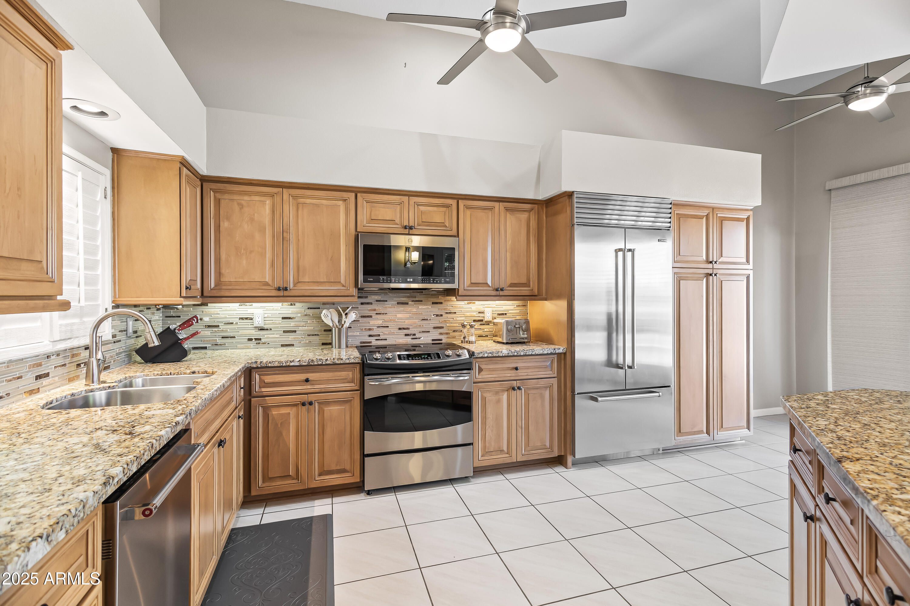 7740 East Gainey Ranch Road, Unit 23 Scottsdale, AZ 85258 - Photo 5 of 45 KITCHEN