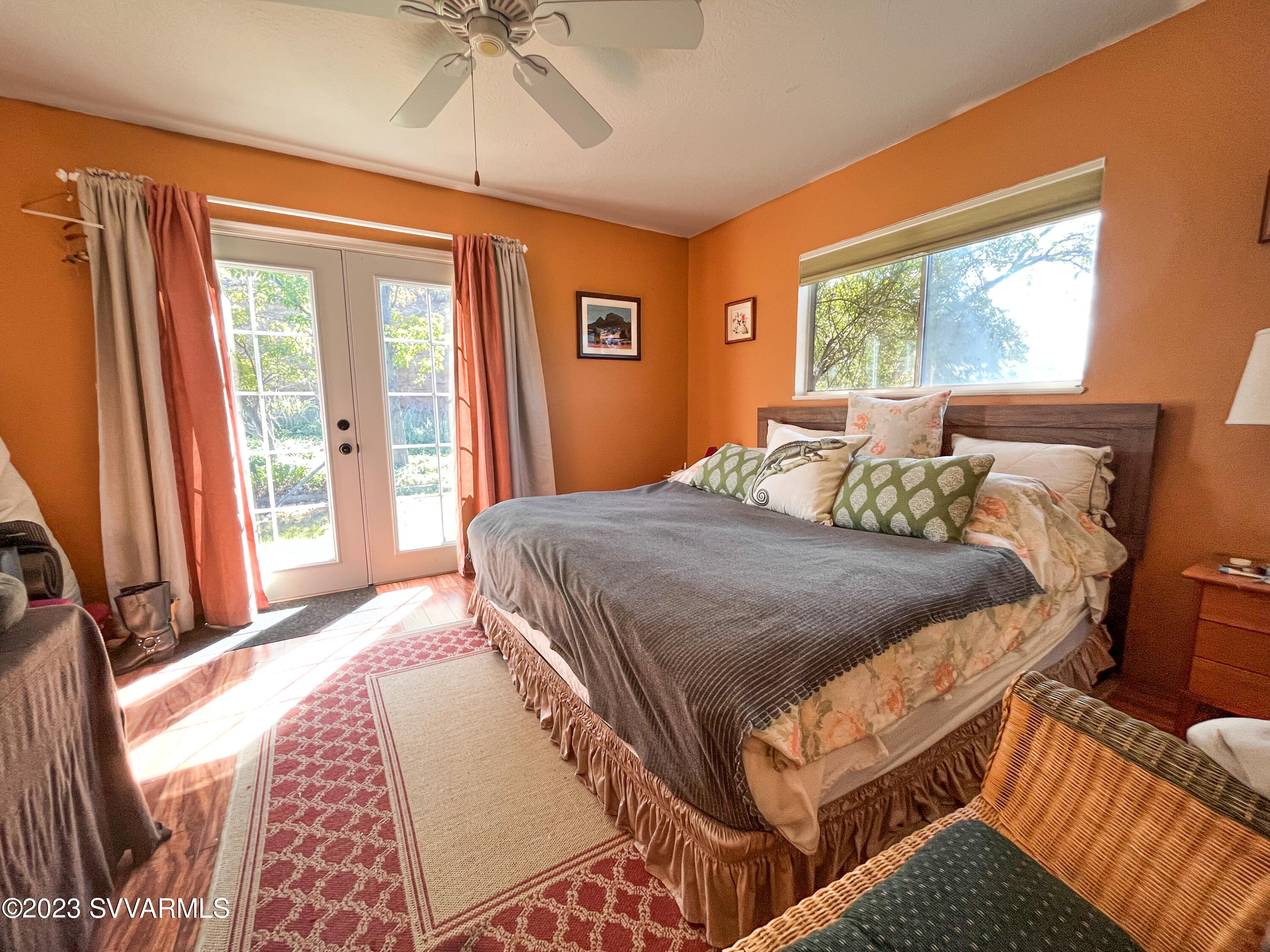 4605 Pima Way Rimrock, AZ 86335 - Photo 26 of 77 a bedroom with a large bed and a window