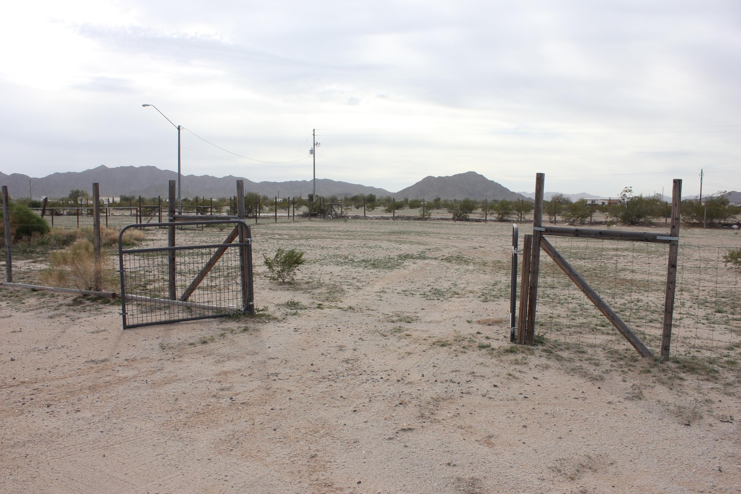 52727 West Roan Road Maricopa, AZ 85139 - Photo 25 of 27 Large Fenced Area NW corner of lot