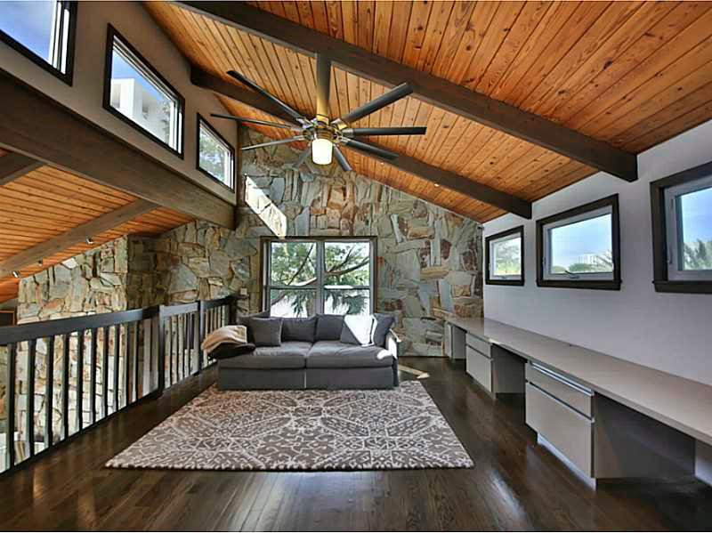 1 Seneca Road Sea Ranch Lakes, FL 33308 - Photo 7 of 35 a living room with furniture