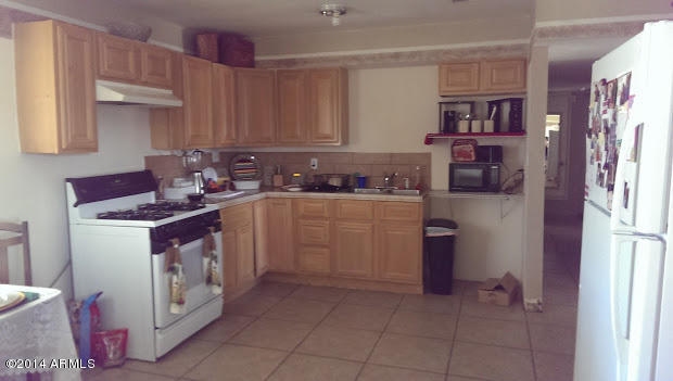 2148 West Pecan Road Phoenix, AZ 85041 - Photo 5 of 13 Kitchen
