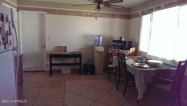 2148 West Pecan Road Phoenix, AZ 85041 - Photo 6 of 13 Dining room