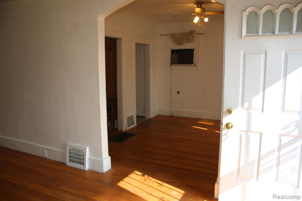 8921 Littlefield Street Detroit, MI 48228 - Photo 5 of 37