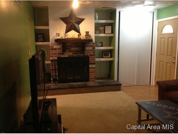748 Osburn Avenue Springfield, IL 62702 - Photo 2 of 12 Gallery Image 2