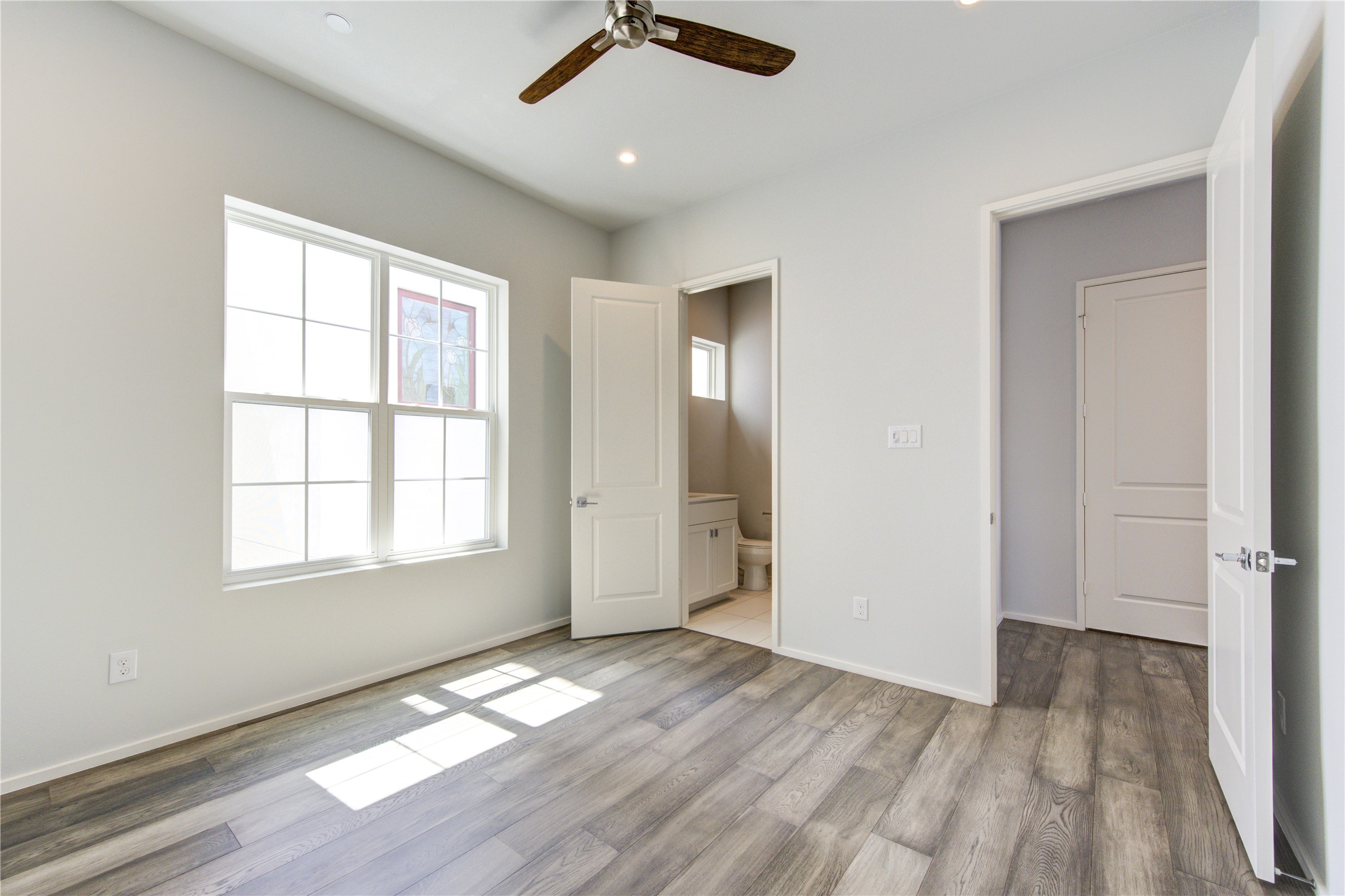 5336 Chandler Street Houston, TX 77007 - Photo 25 of 35 Another view of secondary bedroom on third floor