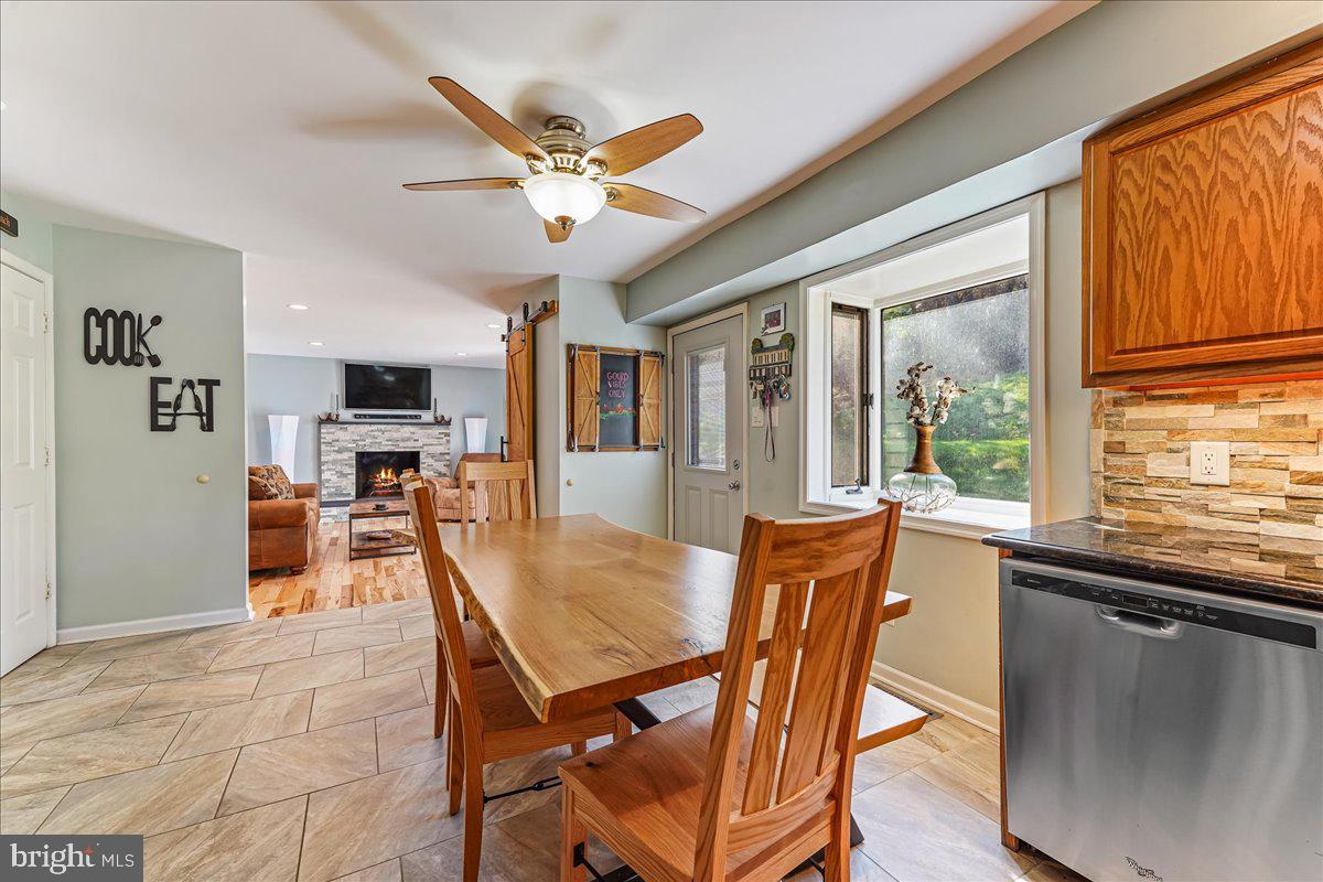 75 New Road Aston, PA 19014 - Photo 3 of 59 Kitchen