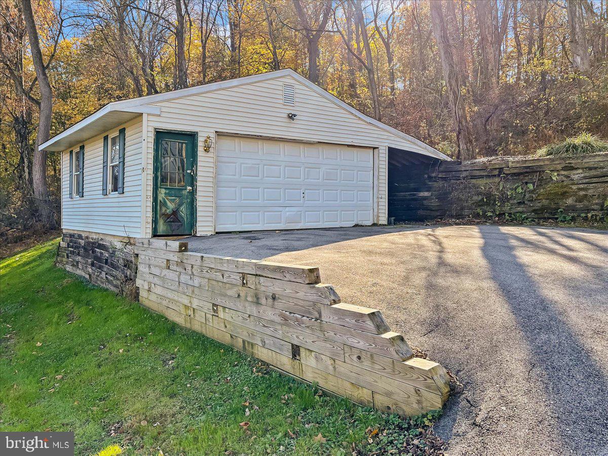 75 New Road Aston, PA 19014 - Photo 54 of 59 Detached Garage