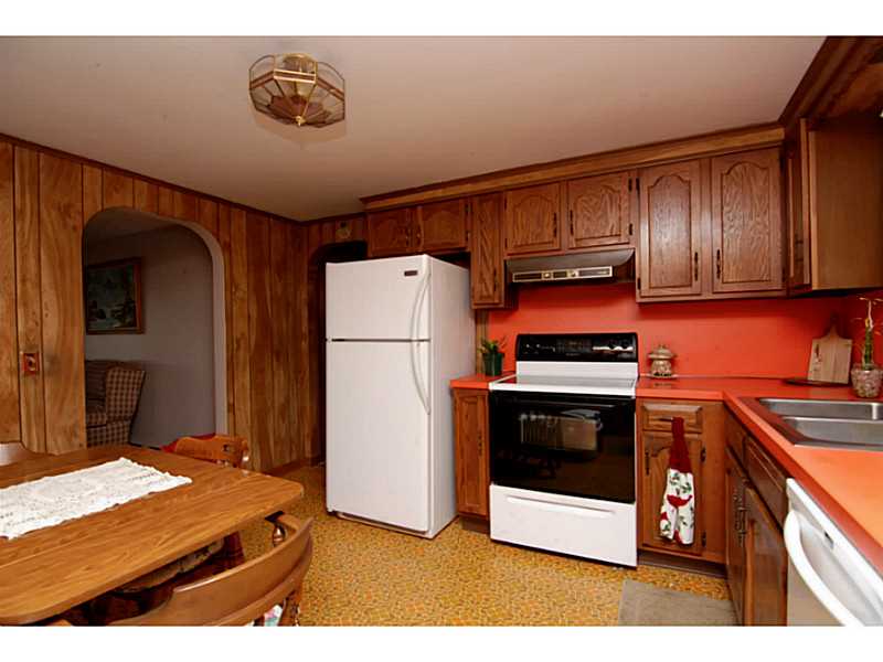 31 Diamond Hill Road Hopkinton, RI 02808 - Photo 3 of 21 Kitchen.