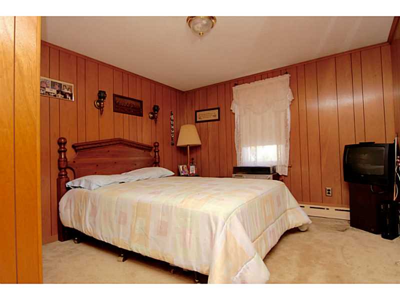 31 Diamond Hill Road Hopkinton, RI 02808 - Photo 7 of 21 Bedroom.