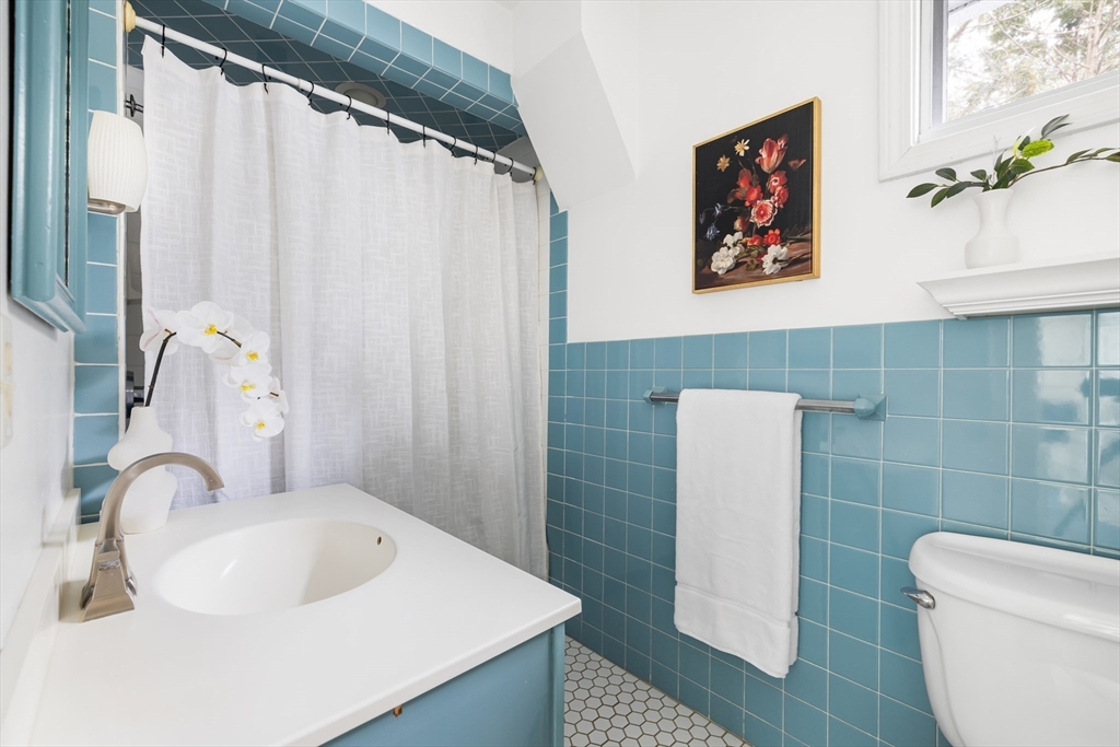 3 Midland Road Wellesley, MA 02482 - Photo 20 of 35