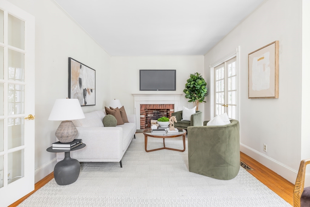 3 Midland Road Wellesley, MA 02482 - Photo 4 of 35