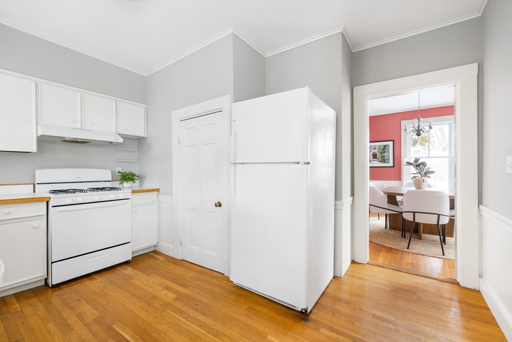 3 Midland Road Wellesley, MA 02482 - Photo 8 of 35