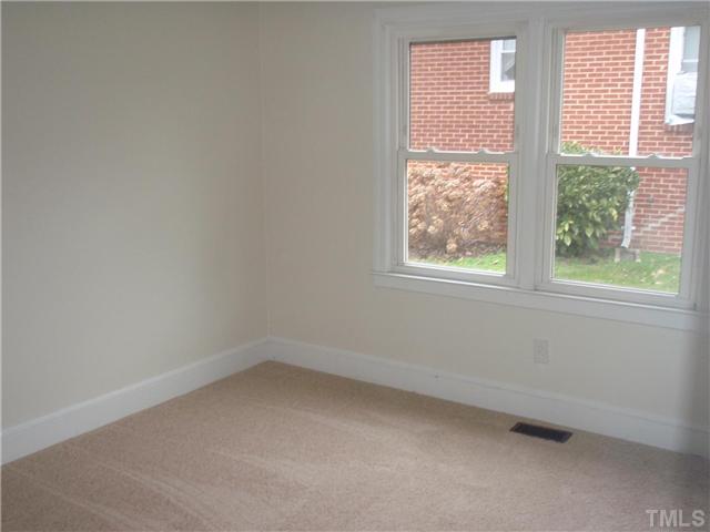 715 Roxboro Street Roxboro, NC 27573 - Photo 6 of 7