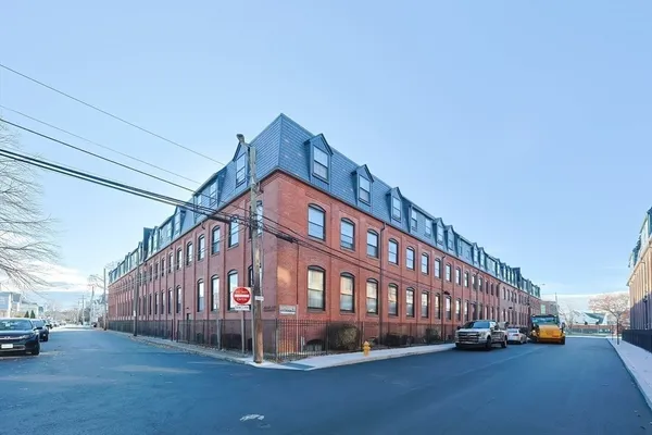 $2,500 | 10 Weston Avenue, Unit 327, Quincy, MA 02170