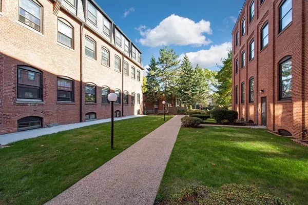 $2,500 | 10 Weston Avenue, Unit 327, Quincy, MA 02170