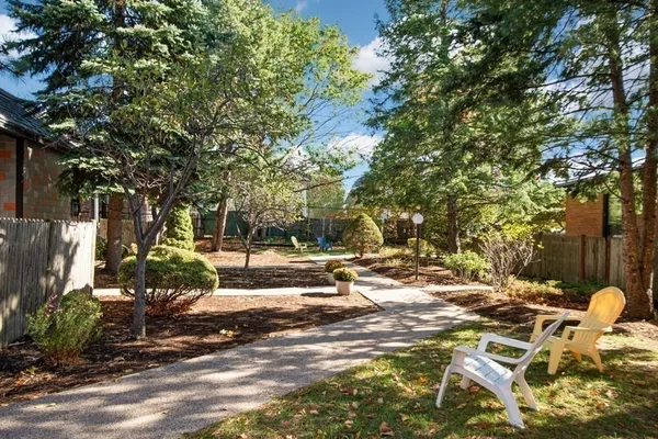 $2,500 | 10 Weston Avenue, Unit 327, Quincy, MA 02170