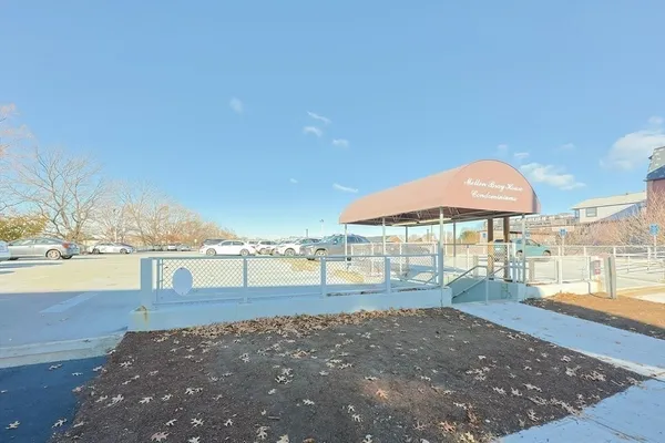 $2,500 | 10 Weston Avenue, Unit 327, Quincy, MA 02170