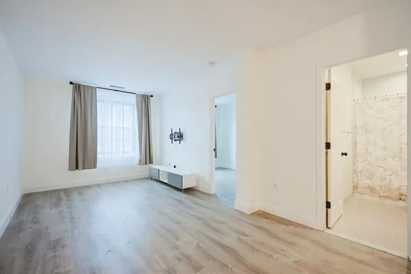 $2,500 | 10 Weston Avenue, Unit 327, Quincy, MA 02170