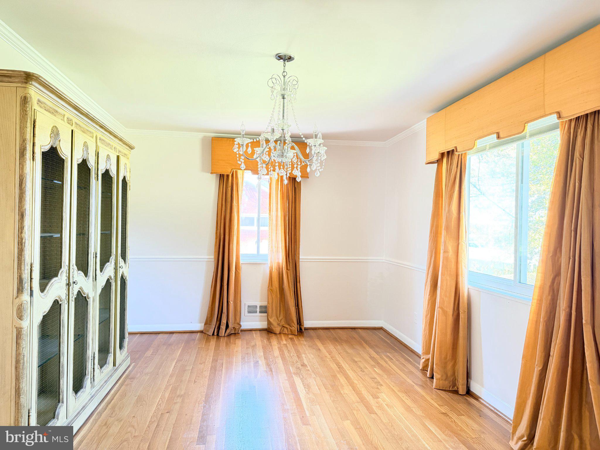 6 East Aylesbury Road Lutherville-Timonium, MD 21093 - Photo 4 of 19 Bright and airy living space awaits.