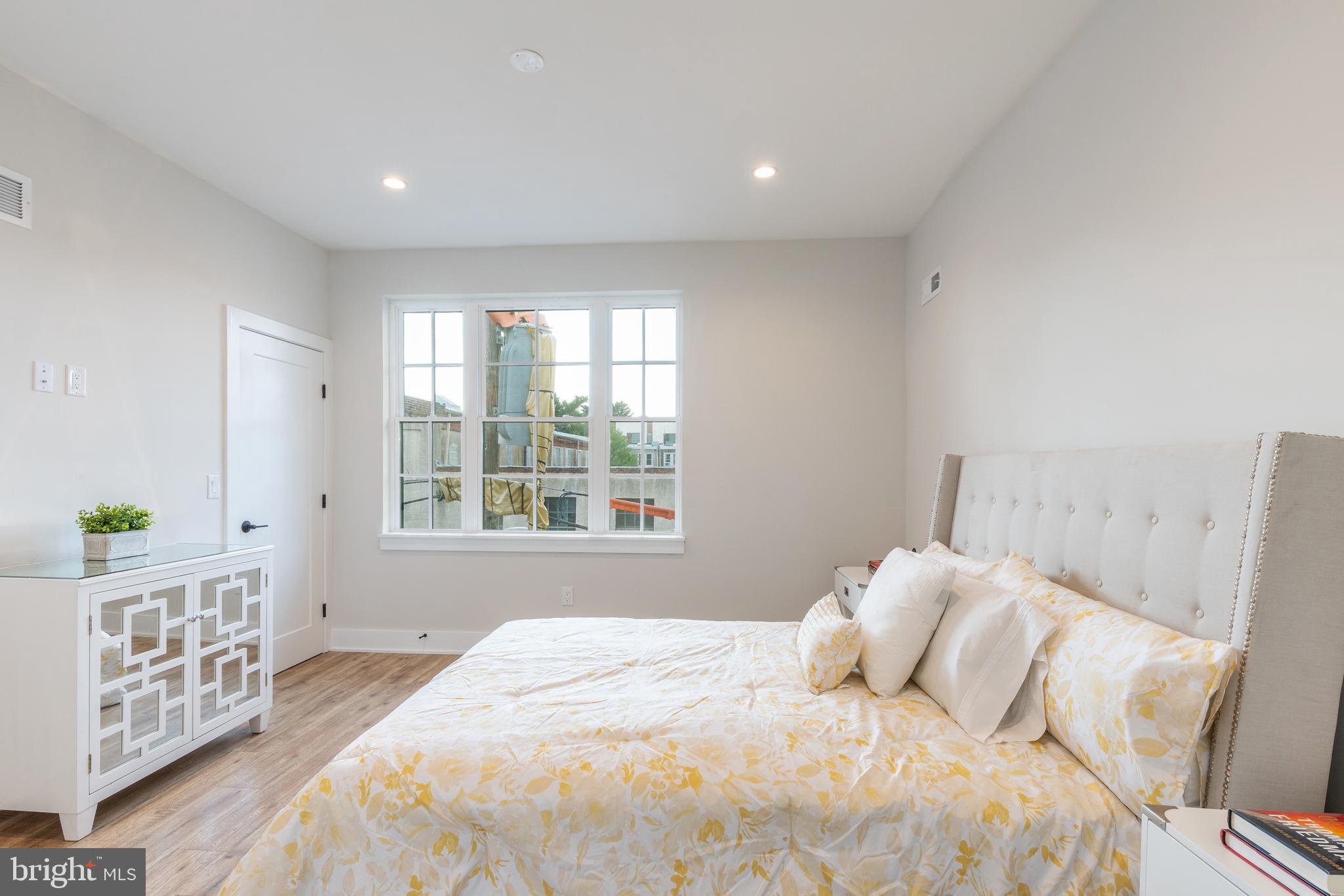 134 East Sharpnack Street Philadelphia, PA 19119 - Photo 11 of 37