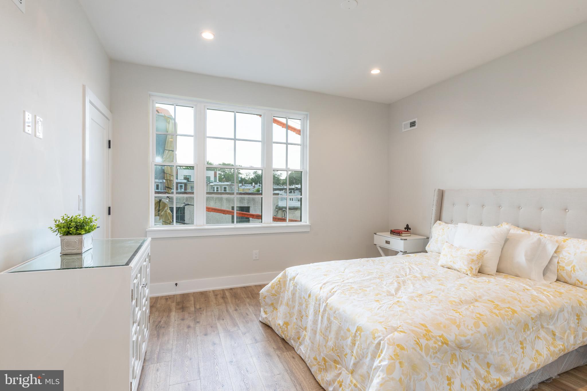 134 East Sharpnack Street Philadelphia, PA 19119 - Photo 13 of 37