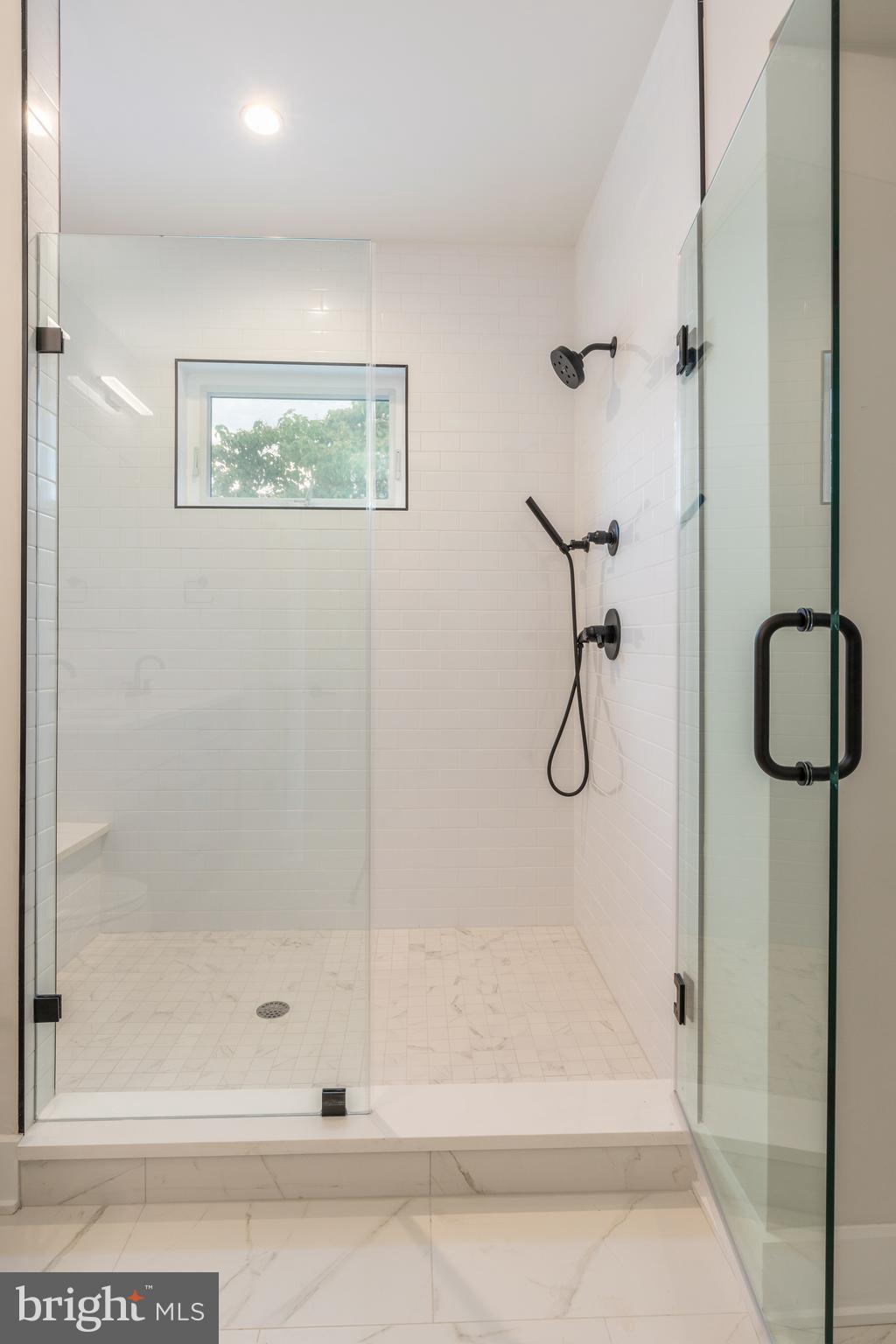 134 East Sharpnack Street Philadelphia, PA 19119 - Photo 16 of 37