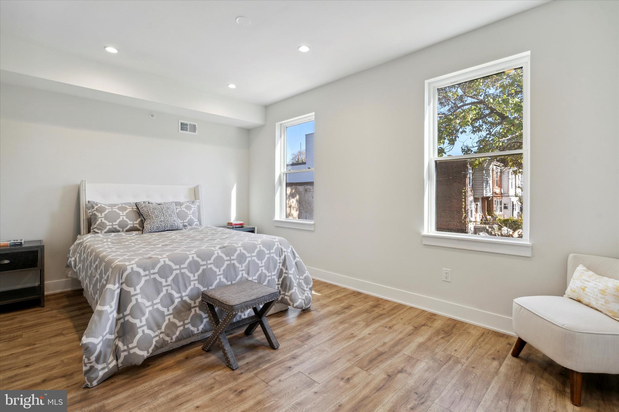 134 East Sharpnack Street Philadelphia, PA 19119 - Photo 17 of 37