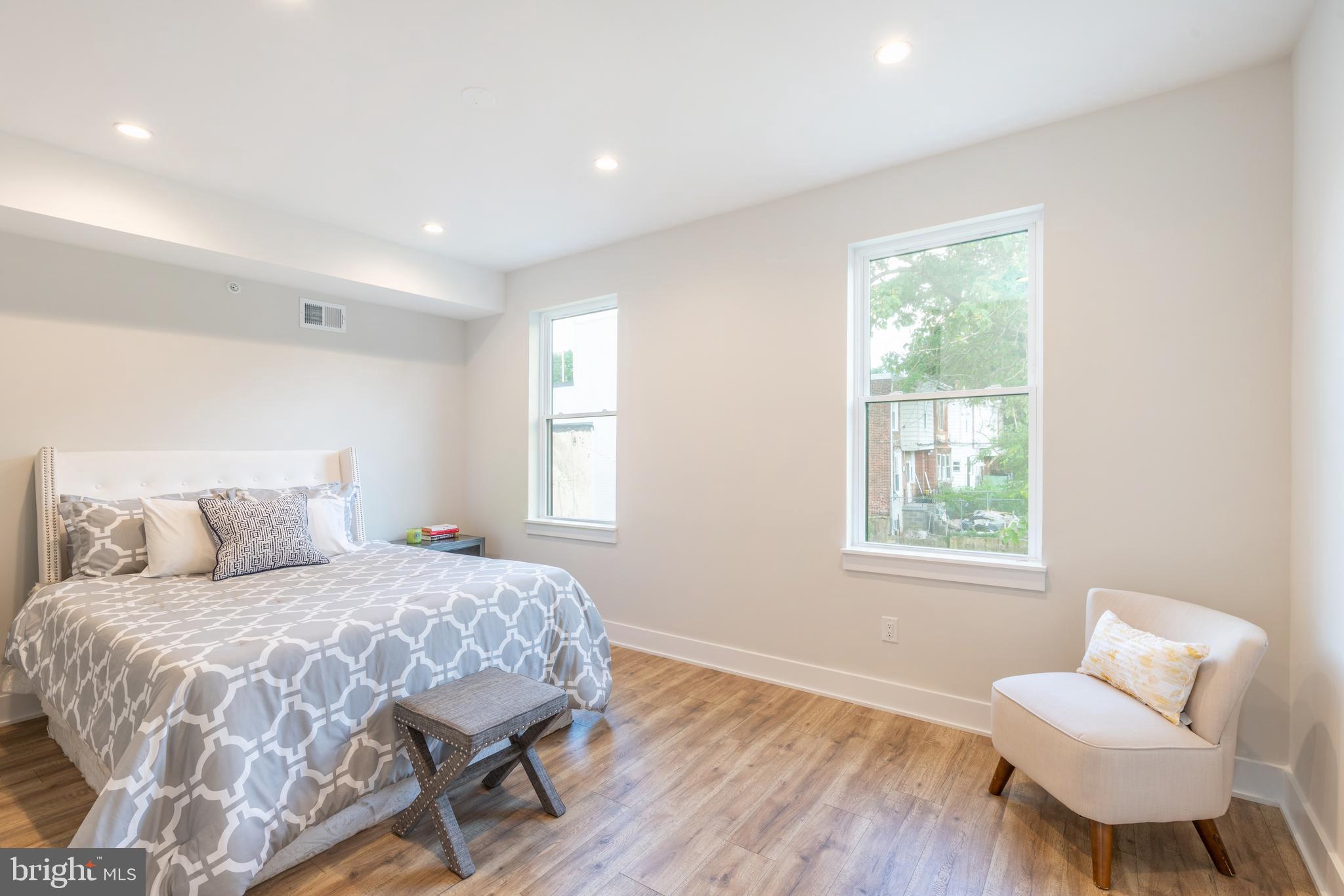 134 East Sharpnack Street Philadelphia, PA 19119 - Photo 18 of 37