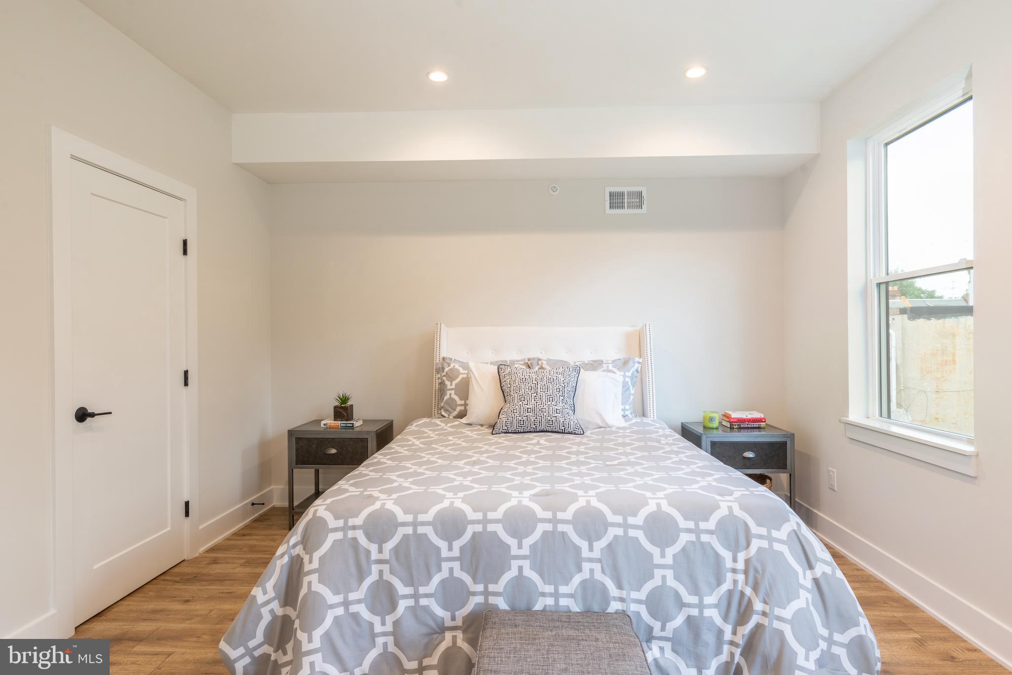 134 East Sharpnack Street Philadelphia, PA 19119 - Photo 19 of 37