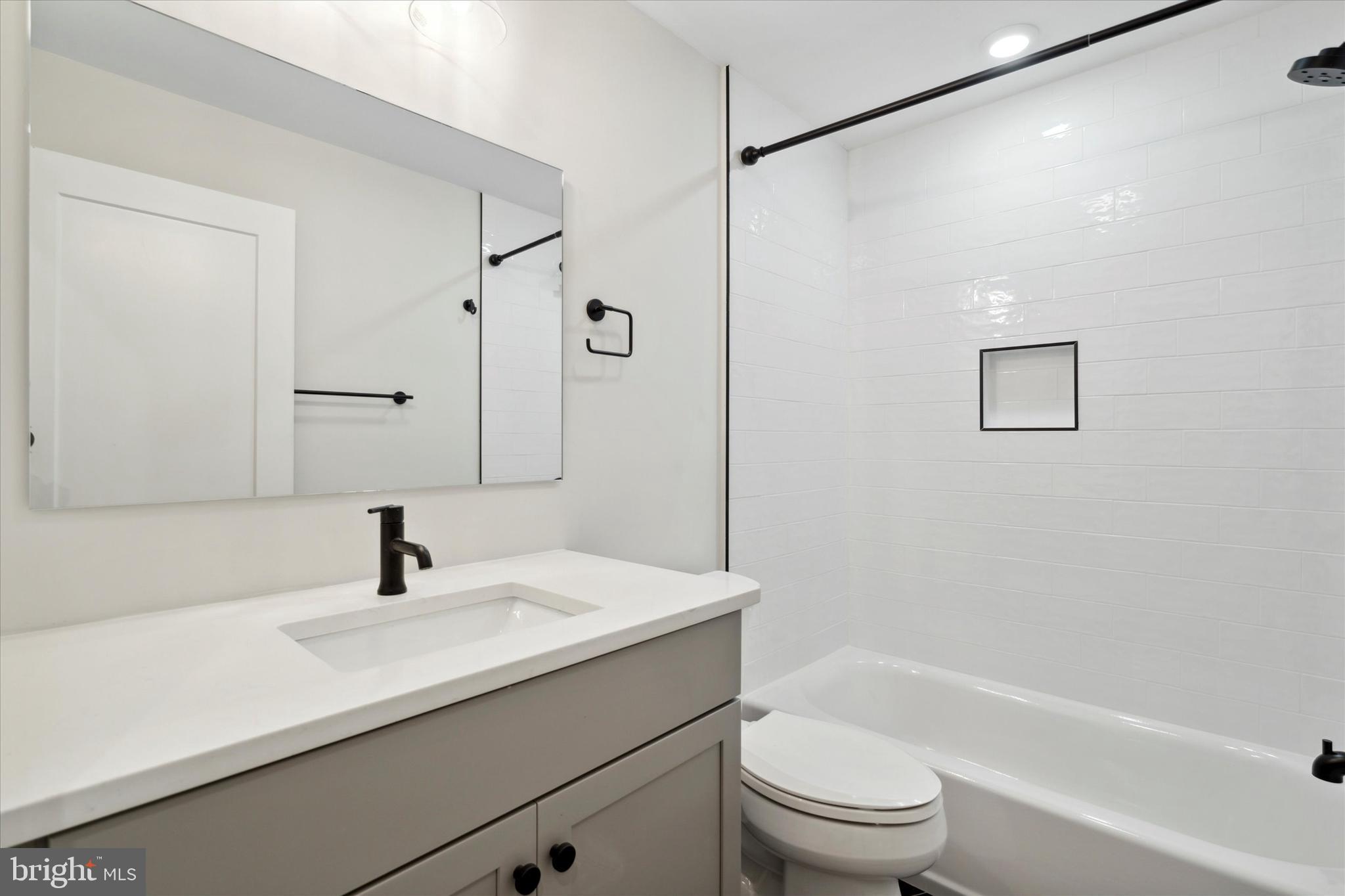 134 East Sharpnack Street Philadelphia, PA 19119 - Photo 22 of 37