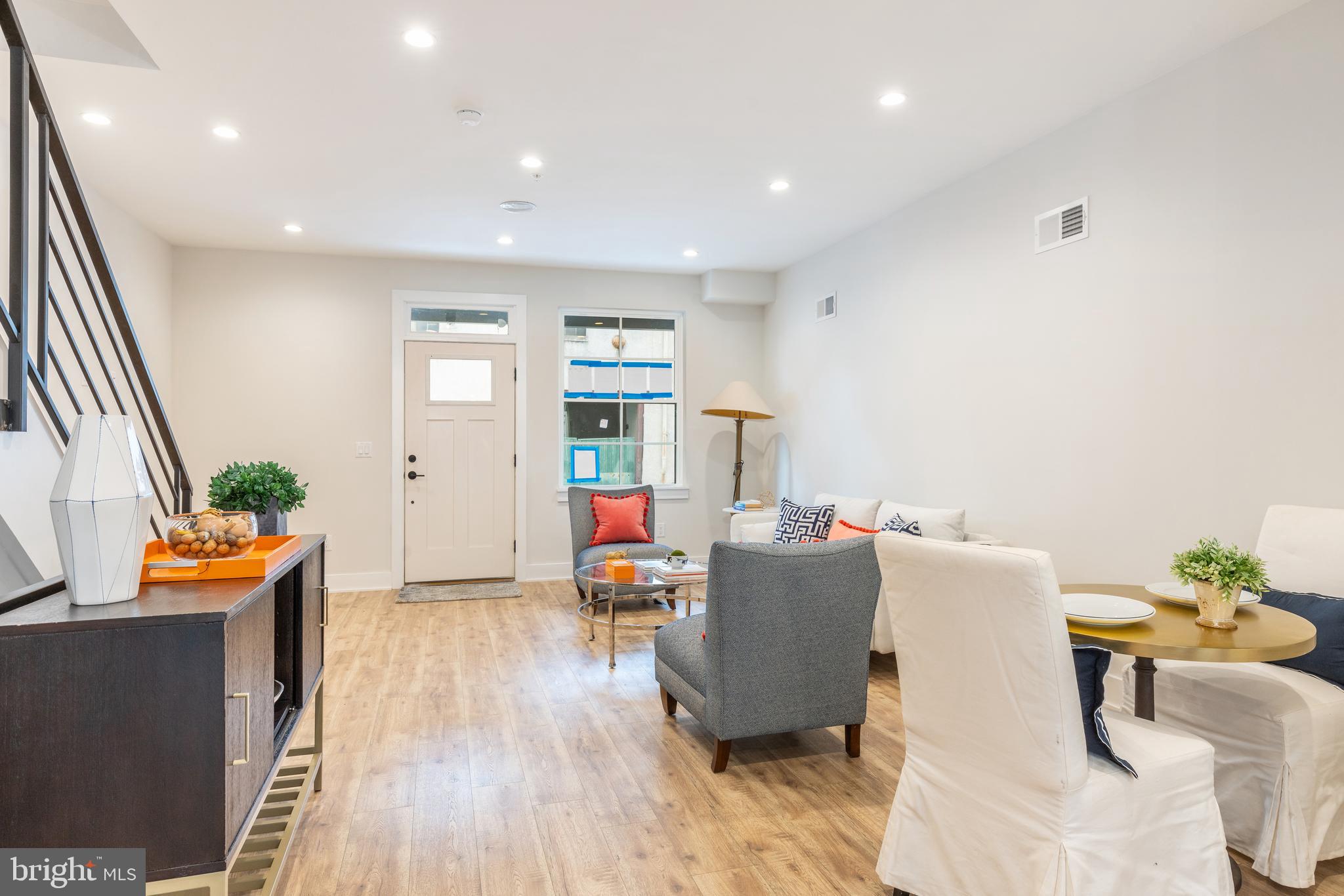 134 East Sharpnack Street Philadelphia, PA 19119 - Photo 3 of 37