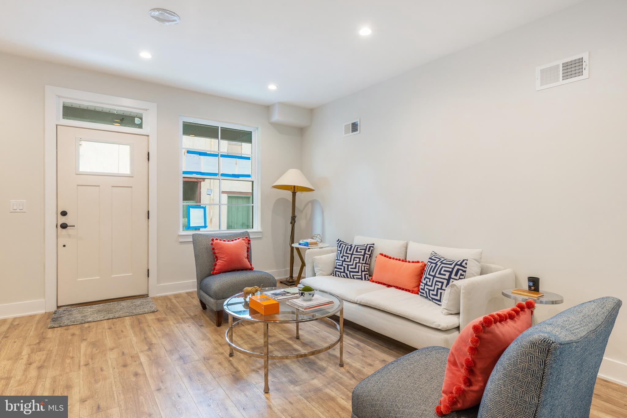 134 East Sharpnack Street Philadelphia, PA 19119 - Photo 4 of 37