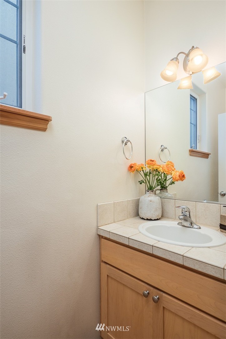 653 Vashon Place Northeast Renton, WA 98059 - Photo 12 of 24 Gallery Image 12